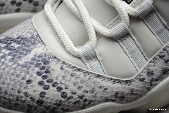 MaikeSneakers Air 11 CD6846-002 Bone SE Jordan Low Snake Light 0630